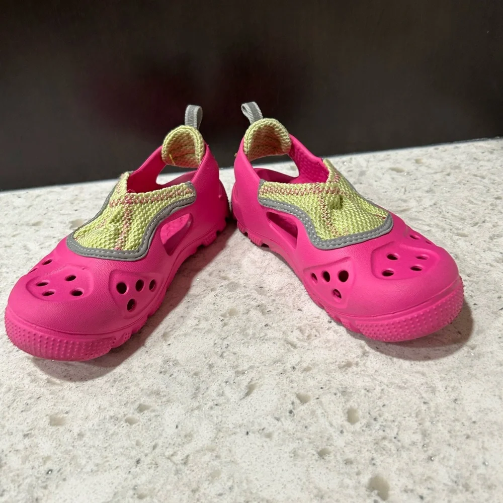 Girls Pink Croc Water Shoes 8 inch in Length - No size marked on shoe